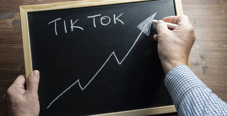 站上浪尖｜厂长来报tiktok直播时机到
